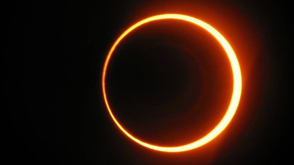 solar-eclipse-oct-3--2005.jpg